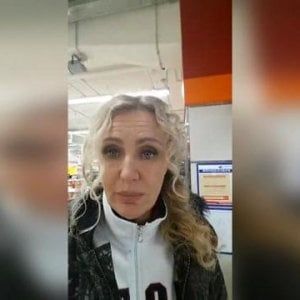 Roma, granchi vivi in scatola: M5S "Più controlli nei supermercati" 