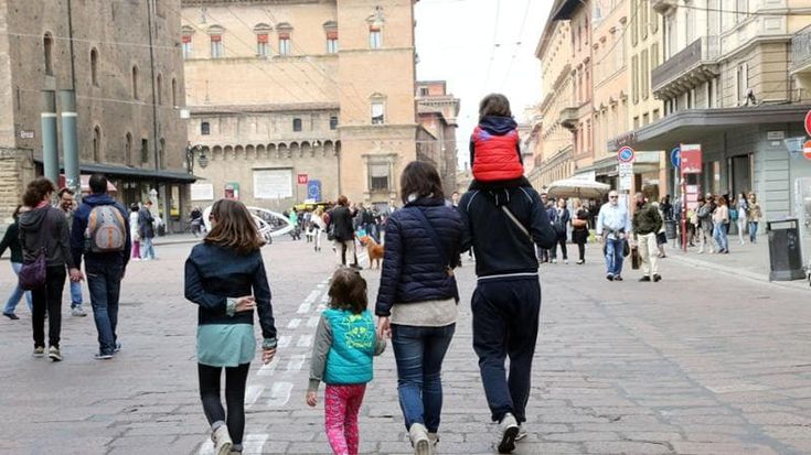 Famiglie e consumatori: aumenta il prezzo del diesel, soldi per le scuole paritarie