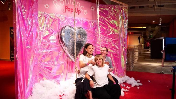 Salone del Libro, il romance pop-up conquista la generazione Z
