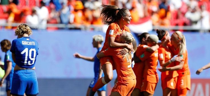 Mondiale femminile, Italia-Olanda 0-2: Miedema e van der Gragt piegano le azzurre