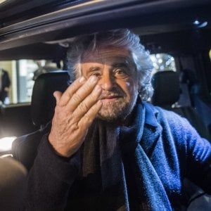 Migranti, blog Grillo: "No a Cie in ogni regione. Fuori irregolari"