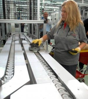 Risale il manifatturiero dell'Eurozona,in Italia il Pmi ai massimi da due anni e mezzo
