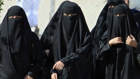 Arabia Saudita, re apre alle donne: eliminato in parte 'tutoraggio maschile' 