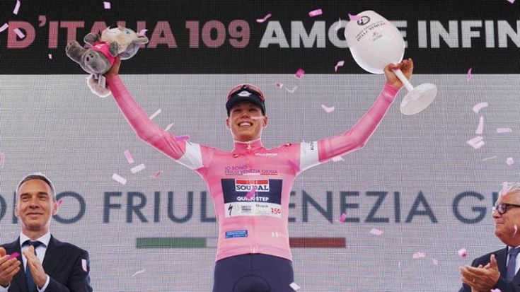 Magnier rosa francese al Giro, ma una caduta nel finale della prima tappa scatena le polemiche