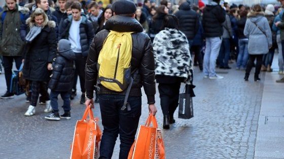 Saldi al via, ecco il decalogo delle associazioni dei consumatori