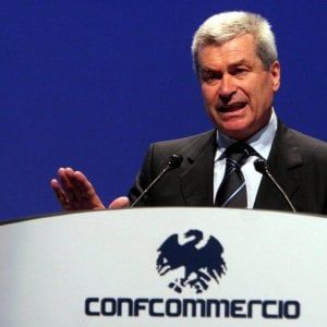 Confcommercio taglia la stima di crescita allo 0,3%. Sangalli: "Agire subito, ora un Def rigoroso"