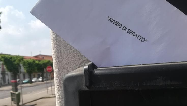 Benevento come Gaza, recapitate mille lettere di sfratto. Mittente, l’esercito di Israele