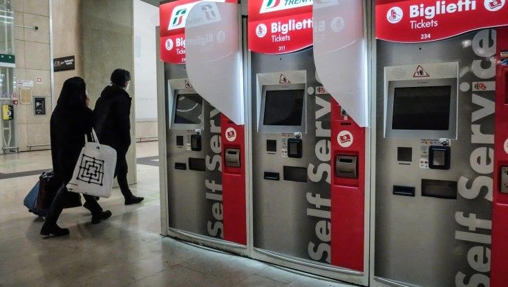 Attacco hacker, Trenord: "Il servizio biglietteria sta tornando regolare"