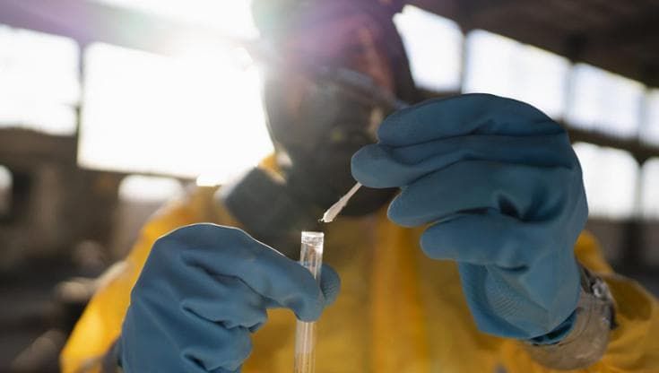 Centinaia di utenti hanno chiesto a ChatGpt come costruire bioarmi. Il problema è che l’IA risponde