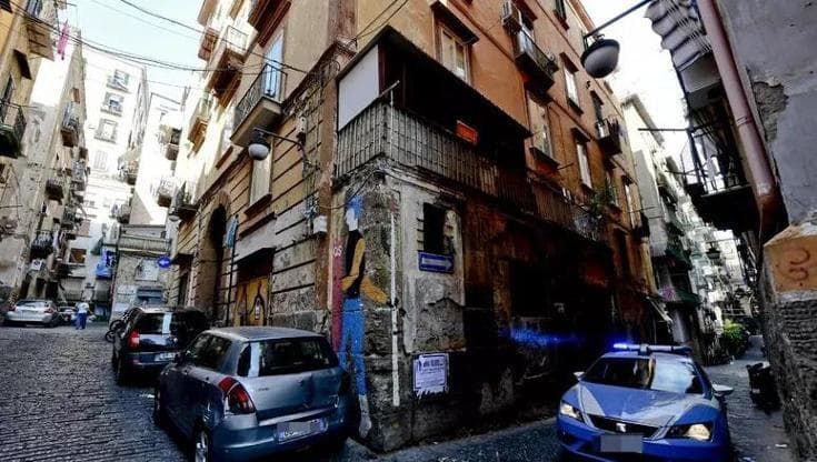 Napoli, ancora spari ai Quartieri spagnoli. Il pg Policastro: “Camorra sfrontata, allarmante”