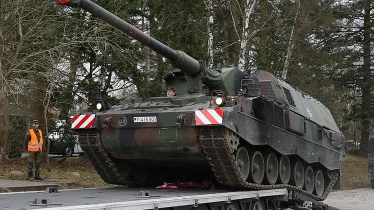 Forbes: “L’Italia ha donato 120 cannoni semoventi a Kiev”