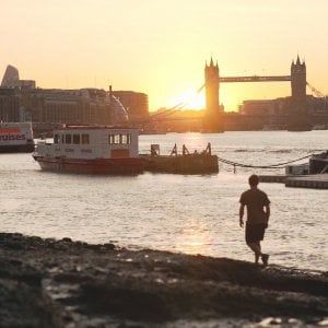 Arriva il "parent sitter": l'accompagnatore per i genitori italiani che vengono a trovare i figli a Londra (e restano soli)
