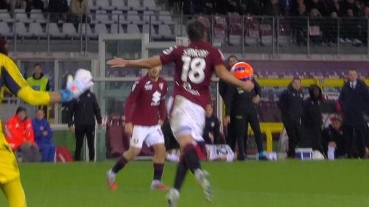 Lazio, impresa in 9. Da Parma a Torino, quanti orrori arbitrali