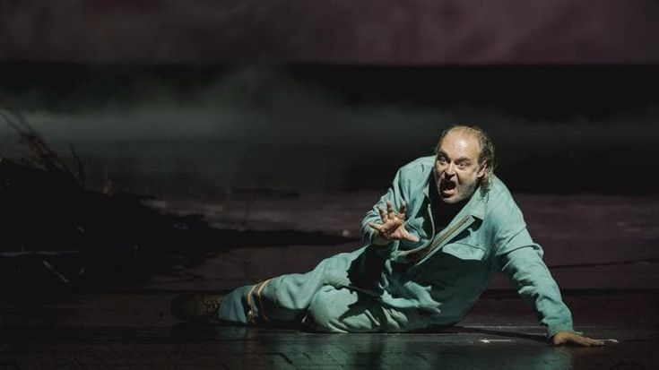 “Wozzeck”, scarti umani ai margini della società. La recensione