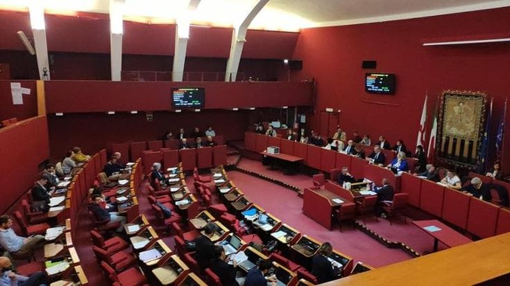 Solo 39 donne su 100 nelle giunte liguri, i sindaci sono per l’85% maschi