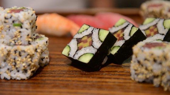 Il sushi? Un falso magro: "Può far ingrassare più di un hamburger"