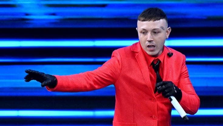 Cantautori e urban, la sfida di Sanremo: da Lazza a Corsi, quelli che hanno “svecchiato” il festival