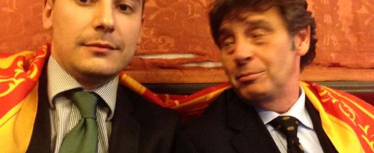 Leghisti con la bandiera di San Marcoespulsi dalla Sala Rossa
