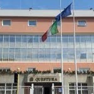 Siracusa, torna dalle Bahamas e va in questura: denunciato