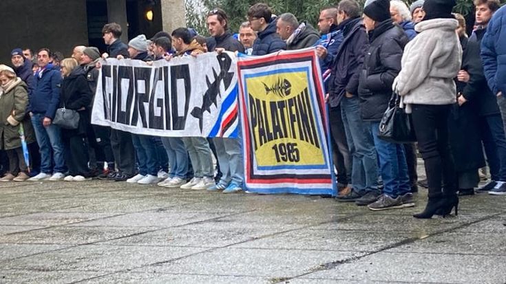 La Sampdoria dà l’ultimo saluto ad Ajazzone: da Mancini a Cassano, ci sono tutti