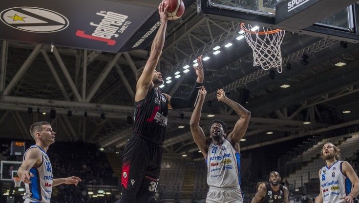 La Virtus affonda Treviso 84 a 66. Show di Weems e Alibegovic