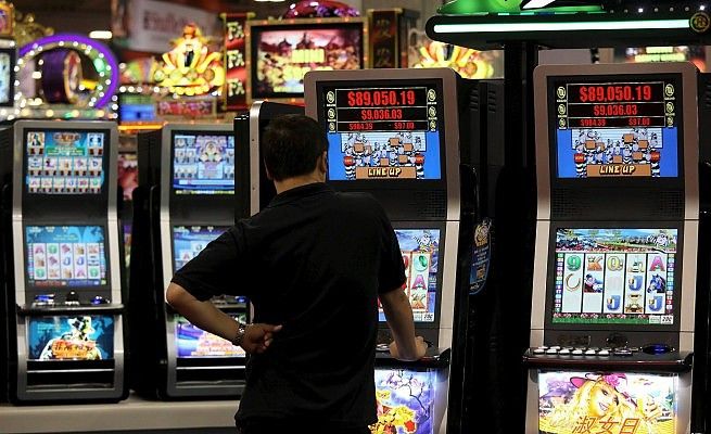 San Lazzaro, addio sale da gioco<br />"Bandite dal centro storico"