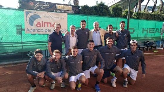 Tennis: pareggio per Vomero e Torre del Greco, si decide tutto domenica