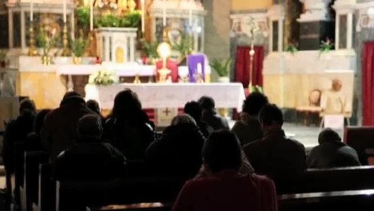 Roma: 300 ore di preghiera, la maratona per Benedetto XVI 