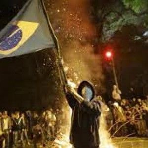Brasile, i senza casa scendono di nuovo in piazza e contestano le spese per la Coppa del Mondo