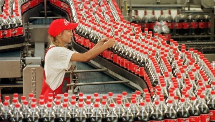 Coca Cola tratta con al Regione per riaprire lo stabilimento nel Biellese chiuso otto anni fa