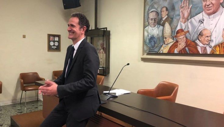 I novant'anni di Radio Vaticana. Menichetti: "Con le onde corte arriva alle periferie del mondo"