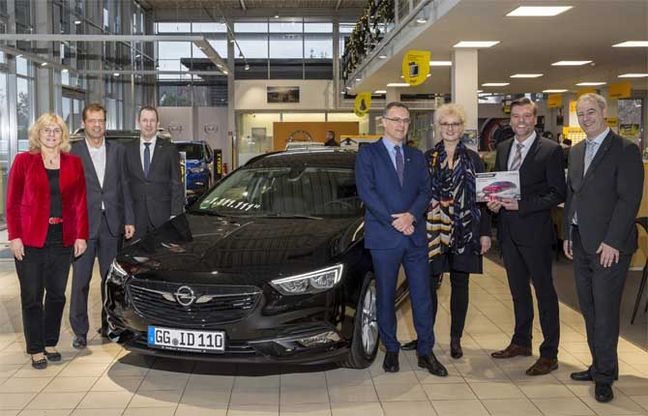 Opel Insignia numero 1.111.111, che record