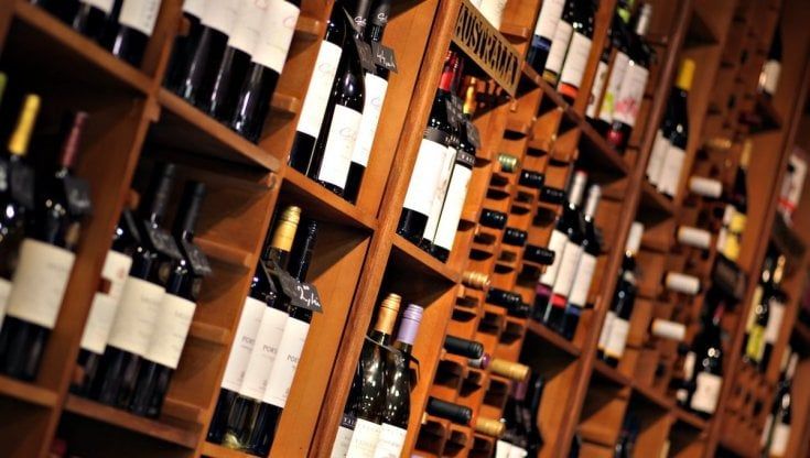 Rincari, guerra, sostenibilità: il momento del vino raccontato dalle cantine