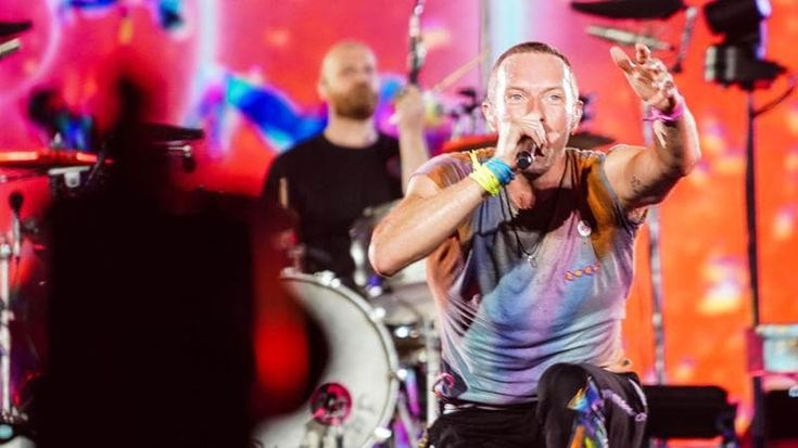 Stellari Coldplay, Napoli è elettrica: sul palco ecologico va in scena la magia