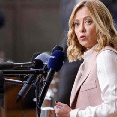 Biden e Meloni, il bacio rubato. Per non dimenticare gli esodati