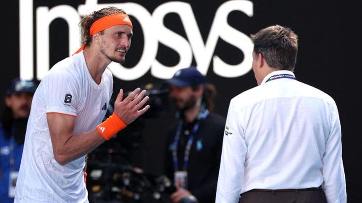 La rabbia di Zverev per il medical timeout di Alcaraz: “Li state proteggendo...”