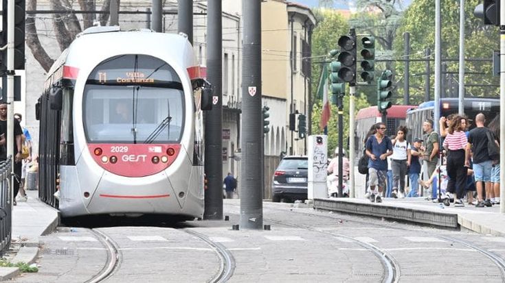 Tornano i super sconti per bus e tram, il Comune punta a 20mila abbonati