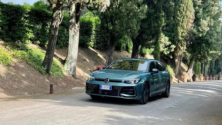 Il record della nuova Passat ibrida: 1.250 km con un pieno di benzina. Ecco la nostra prova