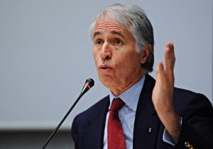 Malag&ograve;: "I cori beceri?<br /> Situazione fuori controllo"