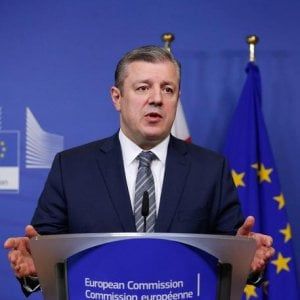 Georgia, si dimette il premier  Kvirikashvili. E' il primo risultato della "Rave revolution"