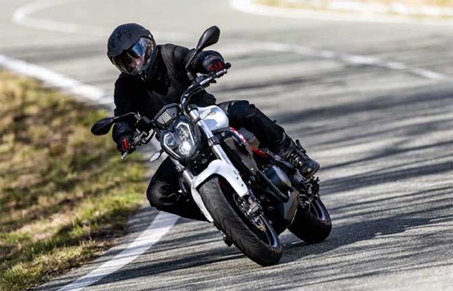 Nuova Benelli 302S, divertimento per tutti