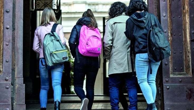 La Regione contro il Governo: no al taglio della rete scolastica