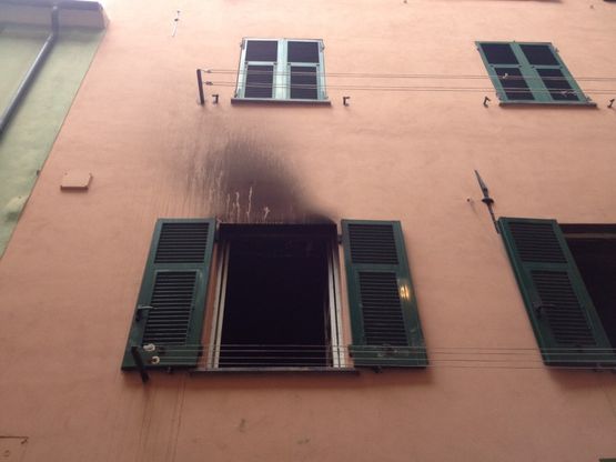 Borgo Incrociati, dopo il fango l'incendio distrugge l'appartamento
