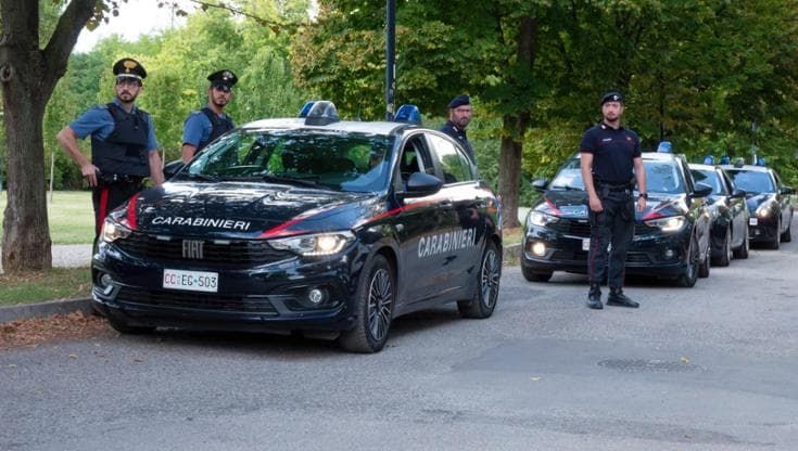 Minorenne picchiato dal branco in un parco: misure cautelari per cinque coetanei
