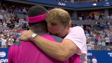 Us Open, Tiafoe elimina Michelsen che scoppia in lacrime: il commovente abbraccio tra i due tennisti