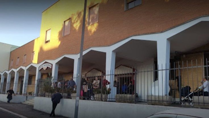 Roma, il quartiere si mobilita per salvare il teatro del Trullo: "La parrocchia ritiri lo sfratto"