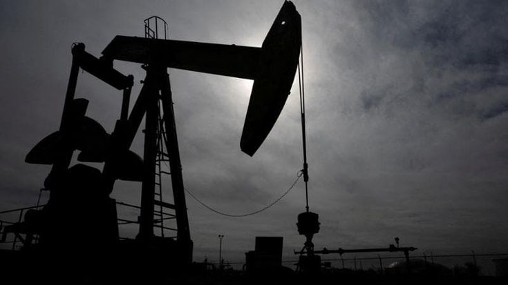 L’allarme dell’Aie sul petrolio: “Calo record per le scorte, shock senza precedenti dell’offerta”