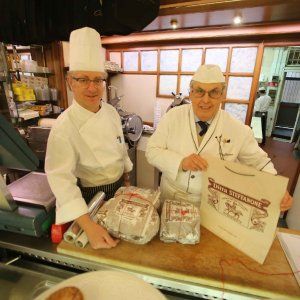 La prima insalata russa l'ha fatta Steffanone, la gastronomia  chic