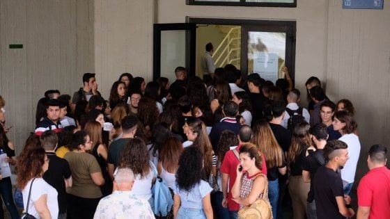 Palermo, 2 mila 500 studenti ai test di Medicina: prove "blindate" con 216 vigilanti