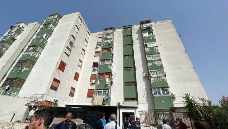 "Aiutateci, diteci se siamo morti".  Il boato e le urla di vicini e figli